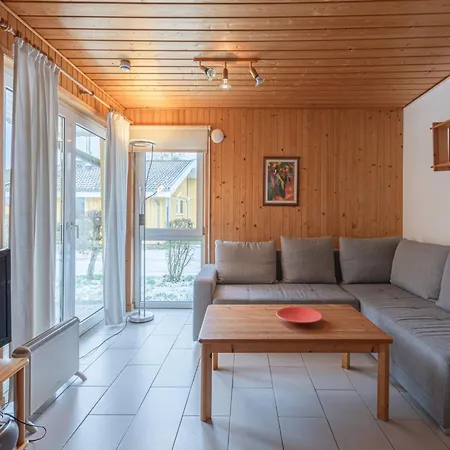 Doppelbungalow Mit Terrasse Im Mirow